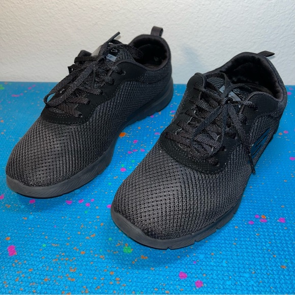 Women Size 8 Skechers triple Black Lite Weight Memory Foam Sneaker running Shoes - Picture 1 of 9
